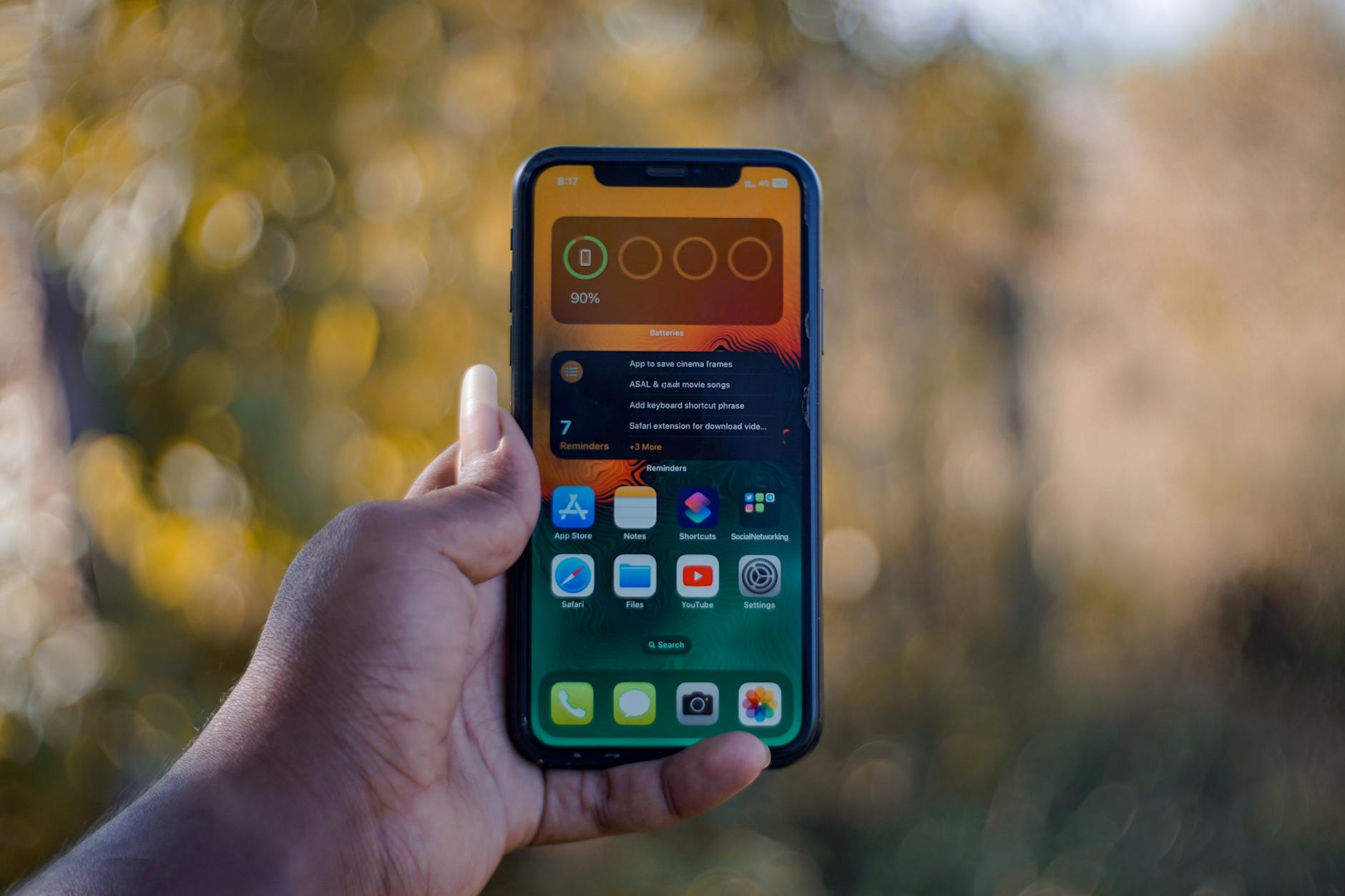 Smartphone screen displaying battery charging percentage and power level