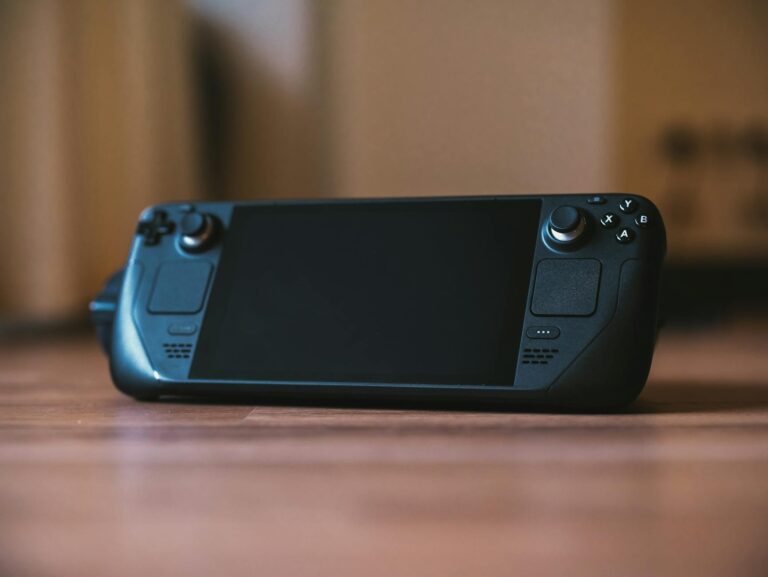 Steam Deck’s Success Is Convincing Microsoft to Build Xbox Handhelds Modern gaming handheld device with controller buttons and screen