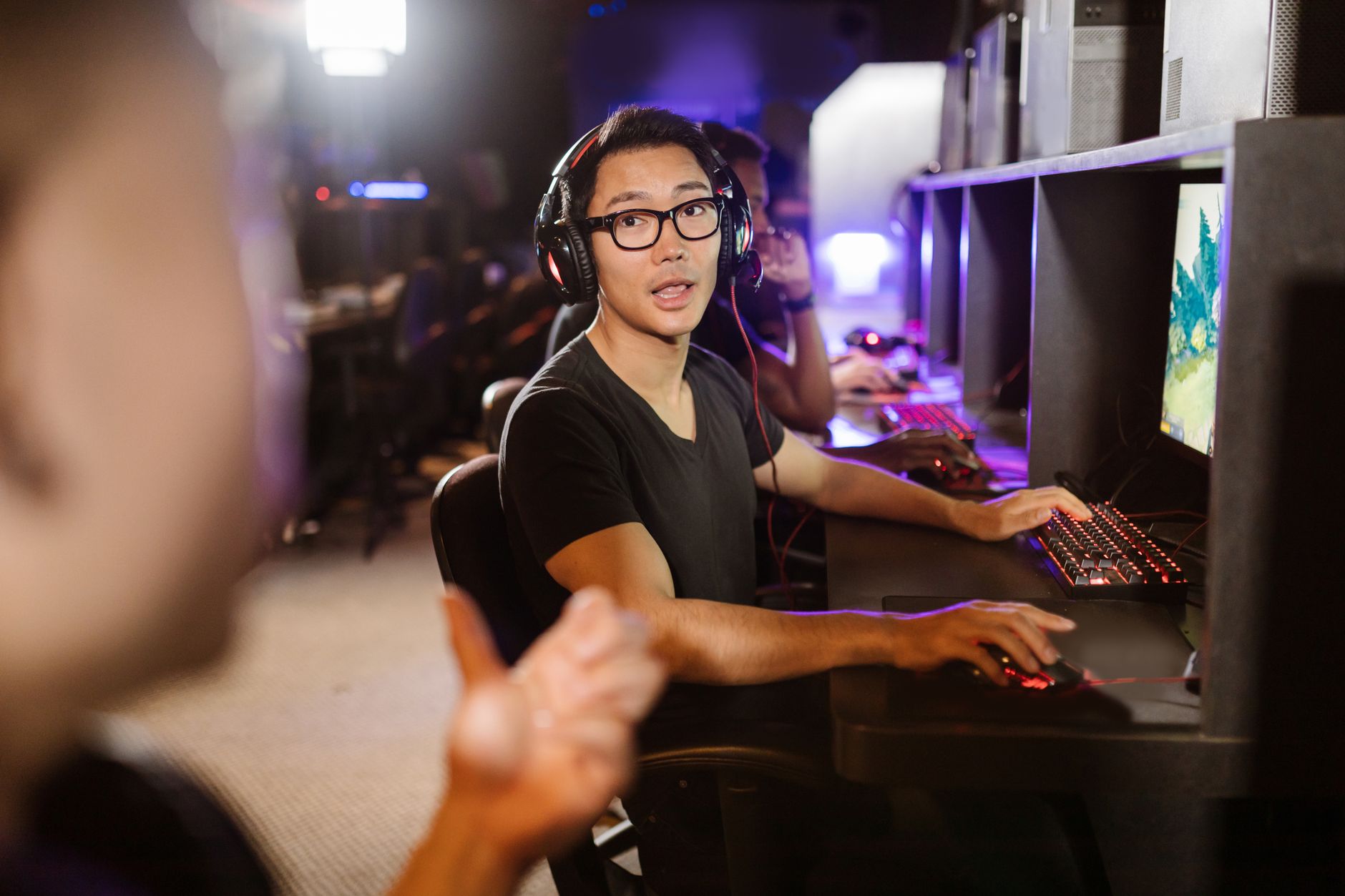 Players engaged in online gaming community discussion and replay activity